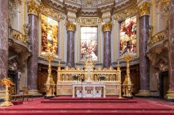 L'altare maggiore del Duomo di Berlino - © T.W. van Urk / Shutterstock.com
