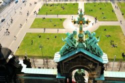 La vista panoramica dal Duomo di Berlino (Berliner Dom) la chiesa più importante della capitale della Germania - © Lucian Milasan / Shutterstock.com