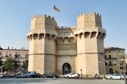 Le torri medievali di Serrano, una delle porte d'accesso della città di Valencia - © Andrei Rybachuk / Shutterstock.com 