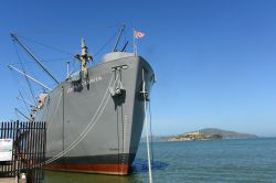 Liberty ship SS Jeremiah O'Brien, un museo da non perdere al Fisherman's Wharf di San Francisco - © jiawangkun / Shutterstock.com