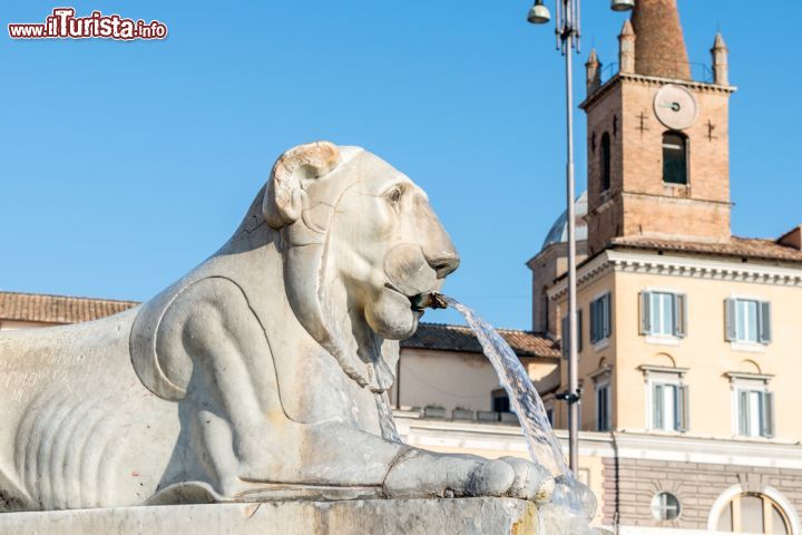 Immagine Statua della Fontana del Leone in Piazza del Popolo a Roma - © Matteo Gabrieli  / Shutterstock.com