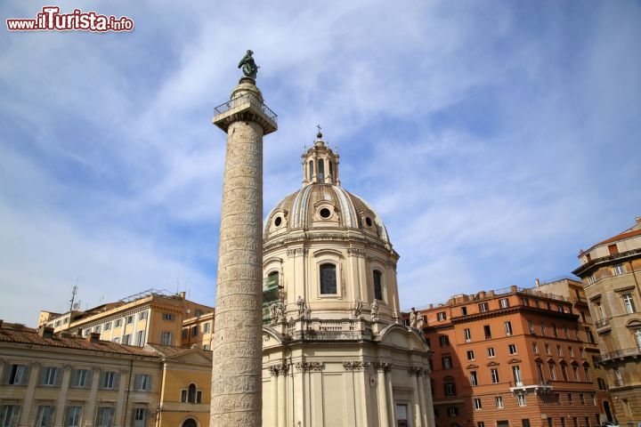 Immagine Piazza del Foro Traiano: la Colonna Traiana e la chiesa Chiesa Cattolica SS. Nome di Maria  a Roma - © Vladimir Mucibabic / Shutterstock.com