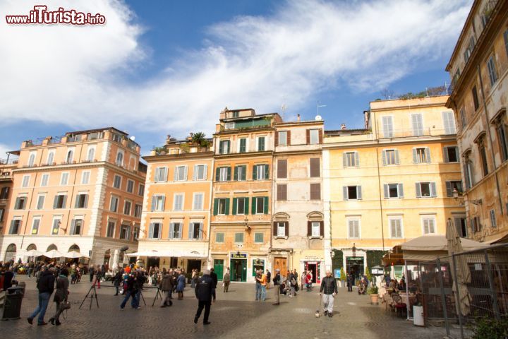 Immagine Rione Trastevere uno dei quartieri caratteristici di Roma - © Morenovel / Shutterstock.com