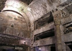 La Cripta dei Papi a Roma: ci troviamo dentro le Catacombe di San Callisto - © Dnalor 01 - CC BY-SA 3.0 -  Commons.