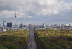 Il panorama che si gode dalla cima della colonna Siegessaeule di Berlino - © gary yim / Shutterstock.com 