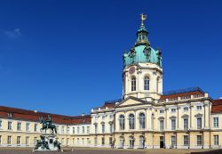 Charlottenburg, antica residenza reale, è il palazzo più grande di Berlino, ma in origine doveva essere solo una semplice residenza estiva della regina di Prussia - foto © ...