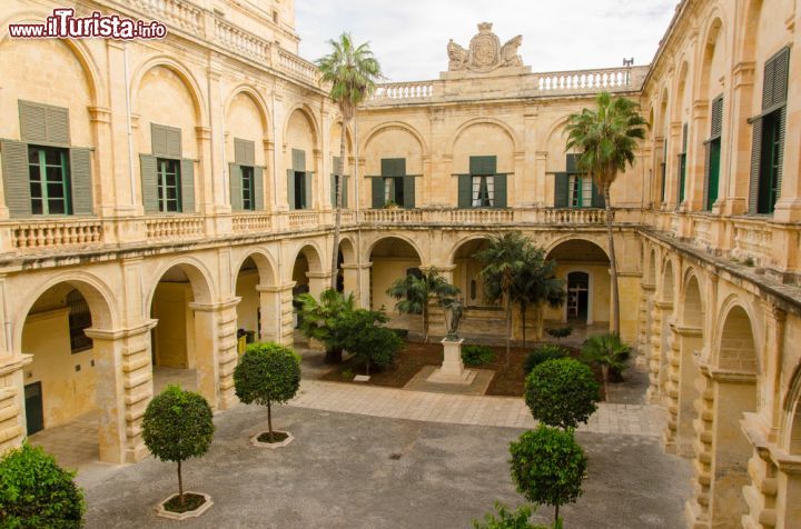 Immagine Il giardino del Nettuno all'interno del Palazzo del Gran Maestro a La Valletta - © Michal Szymanski / Shutterstock.com