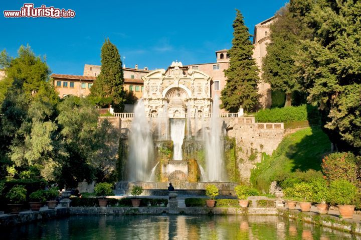 Immagine Fontane del Nettuno e dell' Organo a Villa D'este a Tivoli - © Pablo Debat / Shutterstock.com