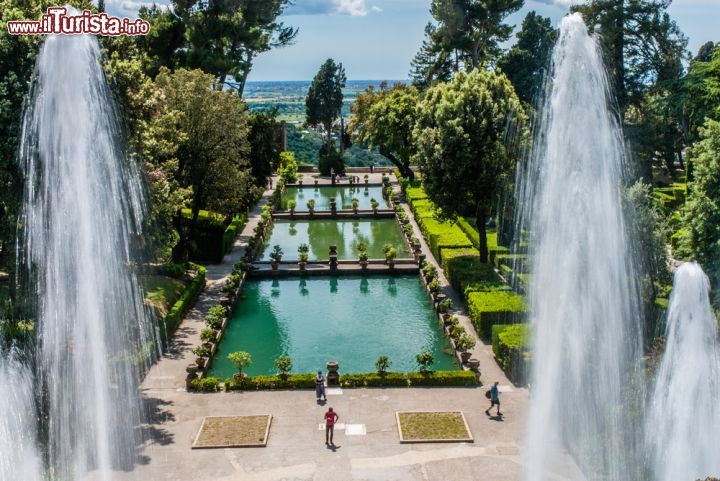 Immagine Giardino di Villa d'Este fotografato dalla Fontana del Nettuno a Tivoli - © David Unger / Shutterstock.com