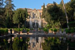 Giochi d'acqua a Villa d Este Fontana del Nettuno - © Gianluca Rasile / Shutterstock.com