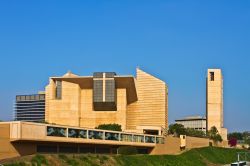 Il complesso architettonico di Nostra Signora degli Angeli, la Cattedrale cattolica a Los Angeles - © Gerry Boughan / Shutterstock.com 