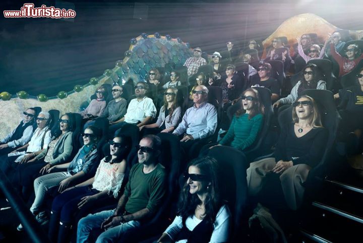 Immagine Scoprire l'universo creativo di Antoni Gaudí grazie alla tecnologia audiovisuale 4D piú innovativa - © gaudiexperiencia.com