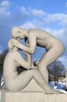 L'amore viene celebrato dalle sculture di ...