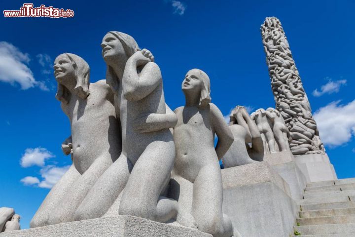 Immagine Il Monolite (The Monolith) il punto più alto del parco Vigeland, l'attrazione turistica più conosciuta della ‪‎Norvegia‬. - © Alexander A.Trofimov / Shutterstock.com