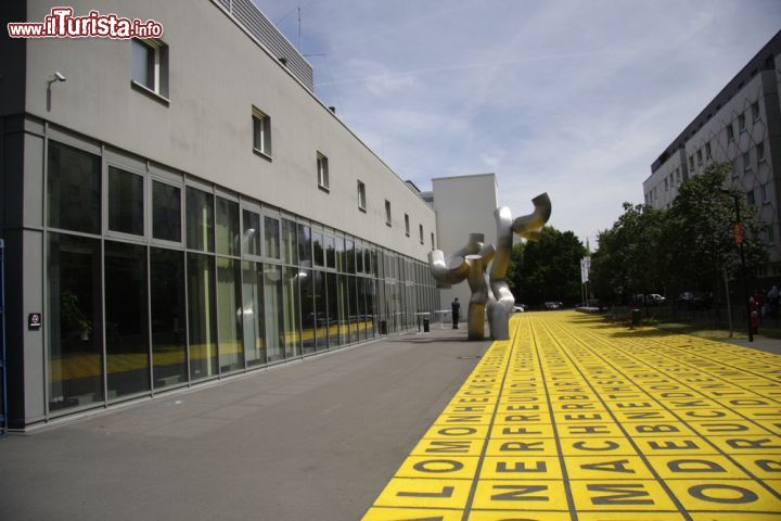 Immagine La Berlinische Galerie si trova nel quartiere Kreuzberg di Berlino -  © 360b / Shutterstock.com