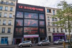 Sexodrome il grande sexy shop nel quartiere ...