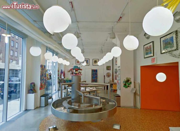 Immagine La visita al Children s Museum of the Arts di New York City, rimane ad ovest di Soho