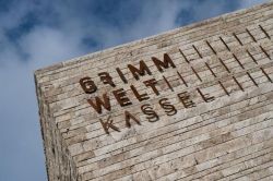 Particolare della costruzione che ospita il Grimmwelt, il mondo dei Fratelli Grimm a Kassel