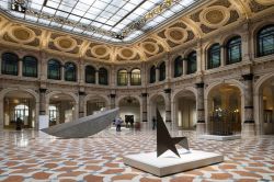 Interno delle Gallerie di Piazza alla Scala, in centro a Milano il progetto delle Gallerie d'Italia 