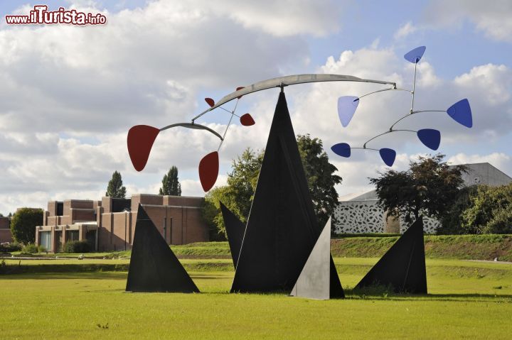 Immagine Una installazione nel parco del Museo Lam di Lille