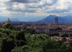 Il panorama di Torino fotografato da Villa della Regina - © MichaelTaylor / Shutterstock.com
