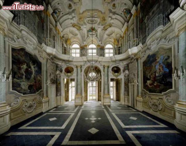 Immagine Grande salone interno Villa della Regina a Torino