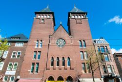 La Moschea Faith, ricavata da una chiesa cristiana, si trova nel quartiere Jordaan ad Amsterdam - © lornet / Shutterstock.com 