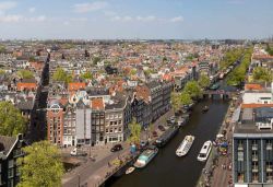 Vista dall'alto del canale Prinsengracht e le case del quartiere Jordaan di Amsterdam - © A. Storm Photography / Shutterstock.com
