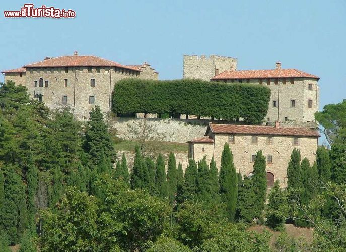 Immagine Il complesso storico del Castello di Montegiove: è un maniero del 13° secolo che si trova nel territorio del Comune di Montegabbione in Umbria - © Ubimaior - Wikimedia Commons.