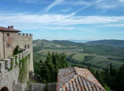 Il panorama delle colline dell'Umbria fotografato dal Castello di Montegiove - © www.castellomontegiove.com