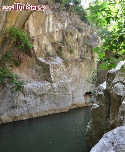 Immagine Uno scorcio della forra del complesso delle Gole di Tiberio, a San Mauro Castelverde - © Madonie Outdoor