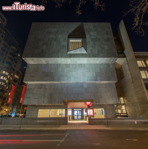 Immagine Fotografia notturna del museo Met Breuer a New York - © Met Breuer