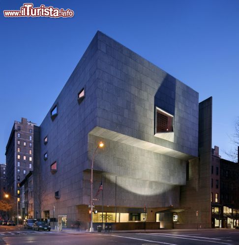 Immagine L'edificio del Met Breuer si trova a Manhattan nell'East Upper SIde di NYC - © Ed Lederman