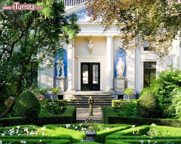 Immagine Visita al giardino del museo Van Loon ad Amsterdam