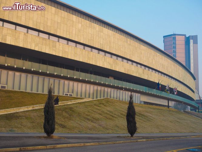 Immagine L'edificio del MAUTO il Museo dell'Automobile di Torino - © Claudio Divizia / Shutterstock.com