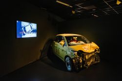 Anche una auto utilizzata per un Crash Test esposta al Museo dell'Automobile di Torino - © www.museoauto.it/