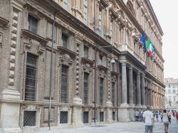 L'ingresso del Museo Egizio di Torino: nel cuore del centro storico - il Museo Egizio di Torino è situato in pieno centro storico della città, a pochi passi dalla bellissima ...