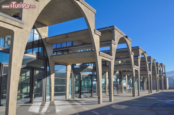 Immagine Gli ex depositi dei mercati generali del Lingotto di Torino - © s74 / Shutterstock.com