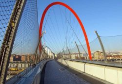 L'Arco olimpico di Torino che unisce il Lingotto ...