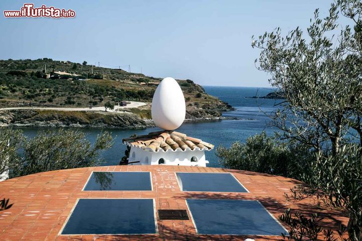 Immagine La vista dal tetto della casa di Salvador Dali a Portlligat - © Claudia Casadei / amarcordbarcellona.com