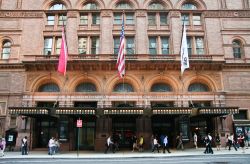 Ingresso sulla settima strada alla Carnegie Hall di New York City - © Juan Aunion / Shutterstock.com 