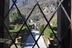 Una finestra sul cortile interno, ala ovest di Palazzo Vertemate Franchi a Chiavenna