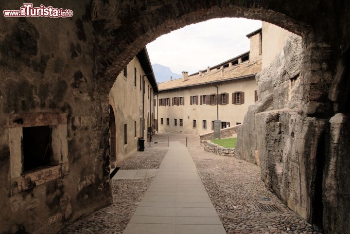 Immagine La visita al complesso del Castello del Buonconsiglio di Trento - © Daniel Prudek / Shutterstock.com
