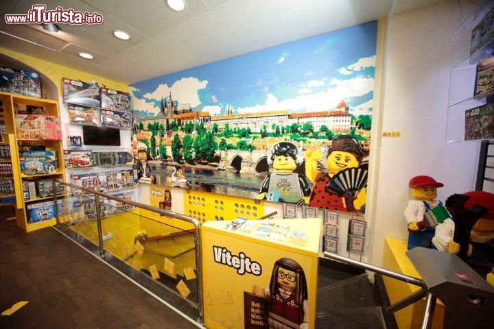 Immagine Uno scatto dentro al museo e negozio Lego in centro a Praga. Per poter fotografare è necessario acquistare una speciale autorizzazione dal costo di poche corone