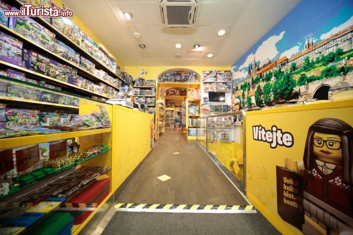 Immagine Ingresso al negozio associato al Museo Lego di Praga
