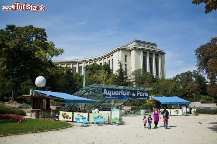 Immagine Ingresso dell'Aquarium de Paris in centro a Parigi. Si trova adiacente ai giardini del Trocadero