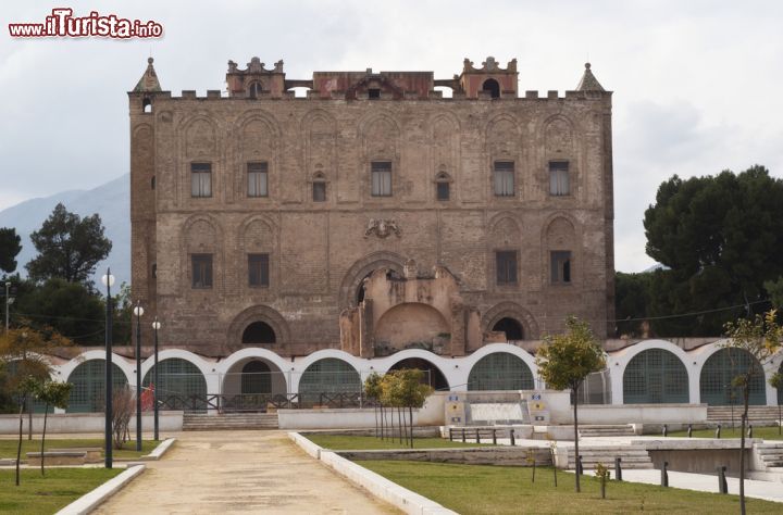 Immagine La facciata del Palazzo della  Zisa a Palermo, uno dei Patrimoni UNESCO della città siciliana - © Gandolfo Cannatella / Shutterstock.com