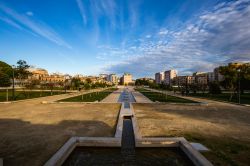 Il vasto giardino con le vasche che scendono fino al Palazzo della Zisa - © Andreas Zerndl / Shutterstock.com 