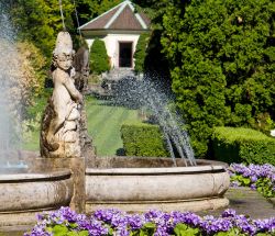 La fontana dei putti a Villa Taranto a Verbania- © elitravo / Shutterstock.com 