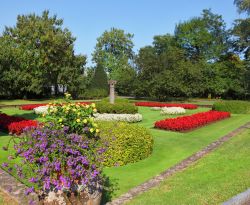 Il periodo di fioritura nei giardini di Villa Taranto a Pallanza di Verbania - © kavram / Shutterstock.com